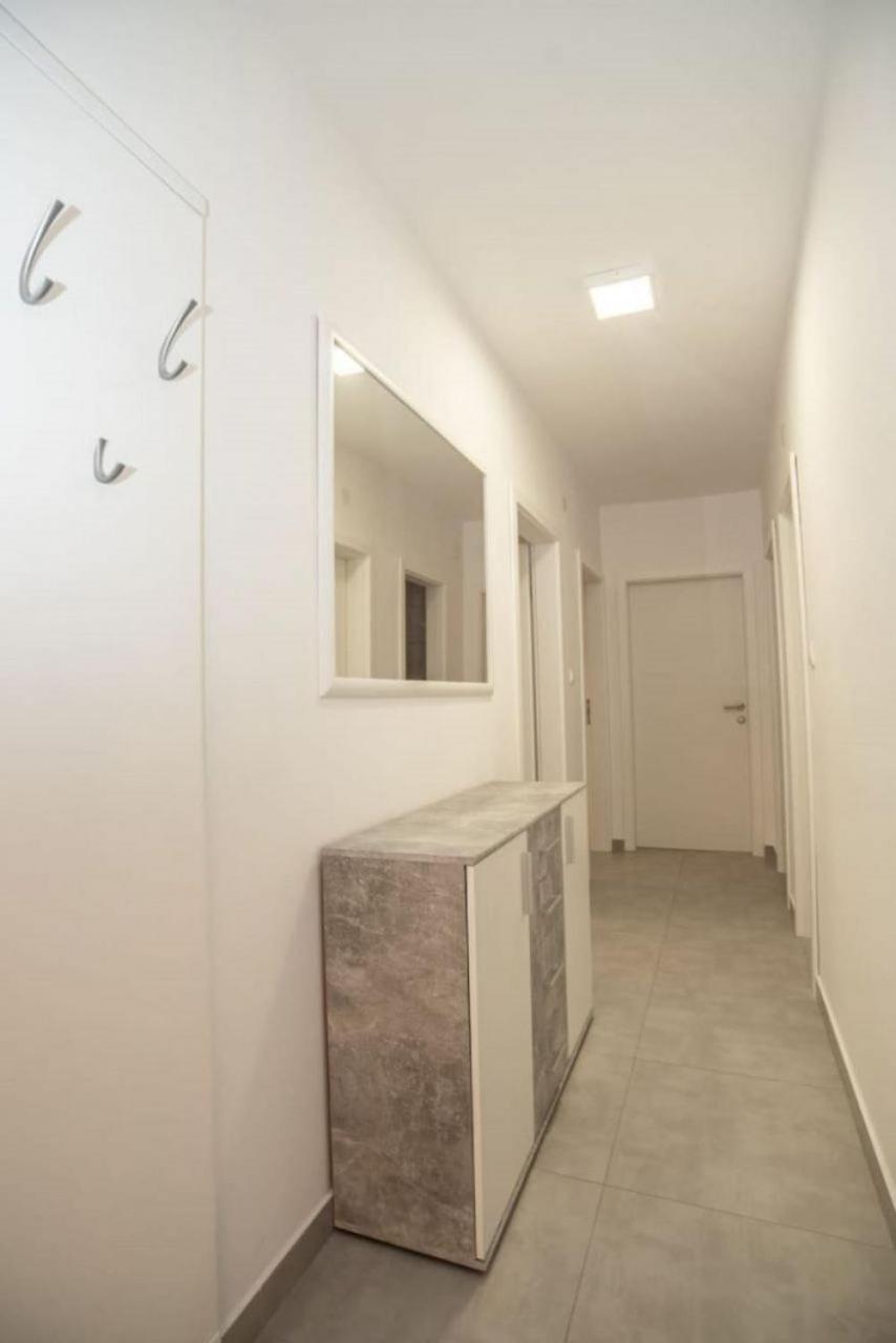 Apartments Andelko - Air Condition Baška Voda Exteriör bild